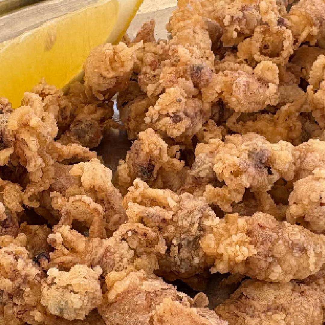 Chipirones fritos crujientes en Brisa Marina, Playa San Juan